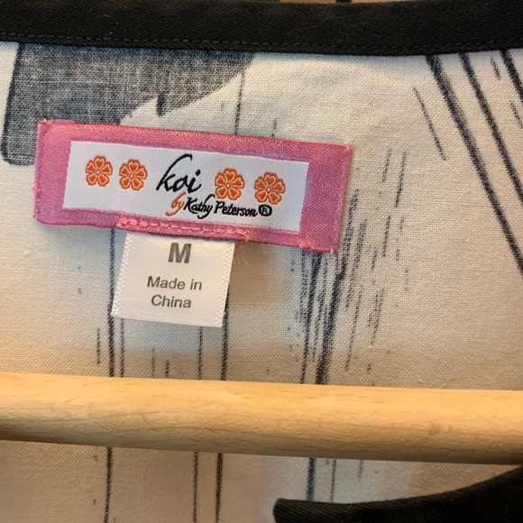 Beautiful and airy Koi nursing top, summery, with poppies - Picture 4 of 7